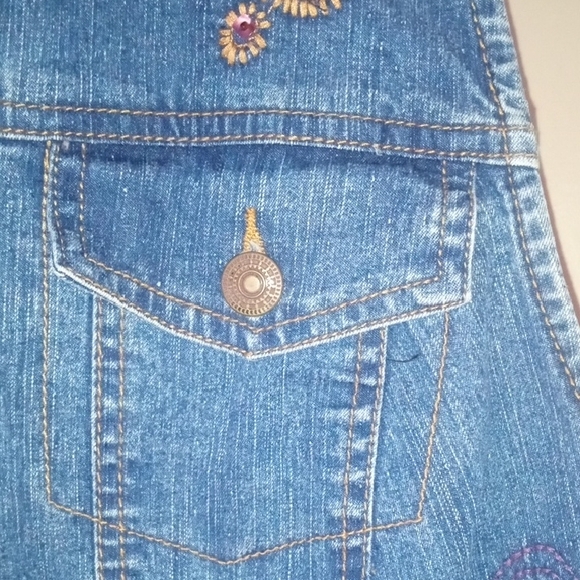 Hearts of Palm Blue Denim Vest with Embellishments - Picture 6 of 11